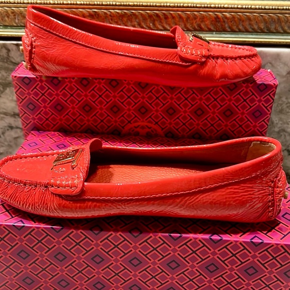 Tory Burch Red Patent Leather Kendrick Driver Mocs 8.5 - Picture 7 of 13